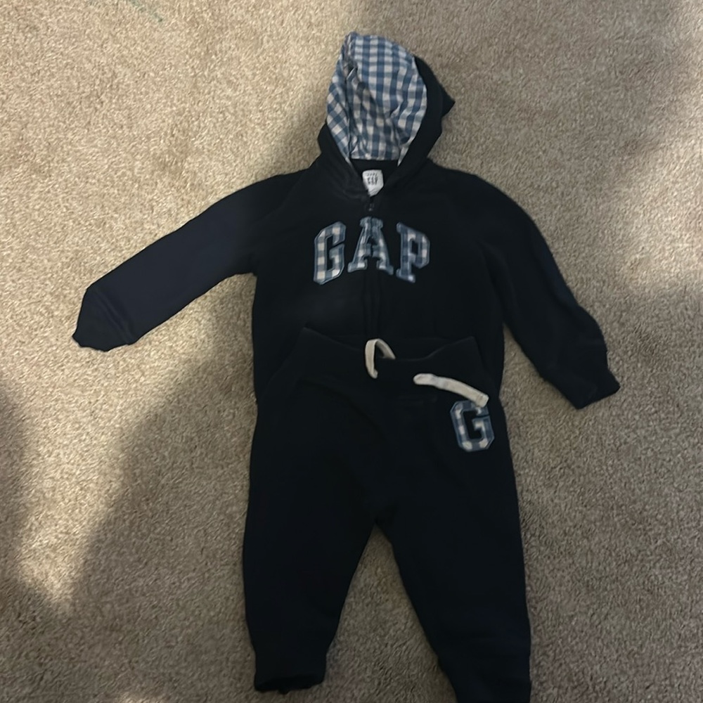 Matching Gap jogging suit set